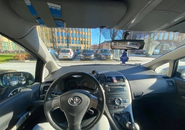 Toyota Auris cena 19000 przebieg: 192000, rok produkcji 2007 z Warszawa małe 121